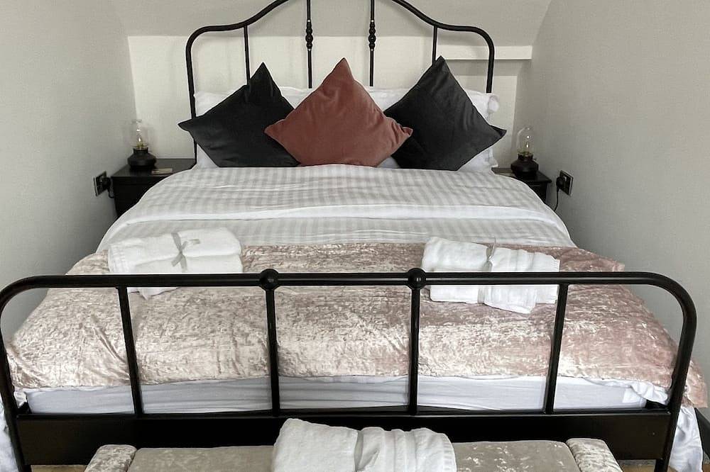 Chapel row 5 luxury cottage in the peaks in Wirksworth, Derbyshire