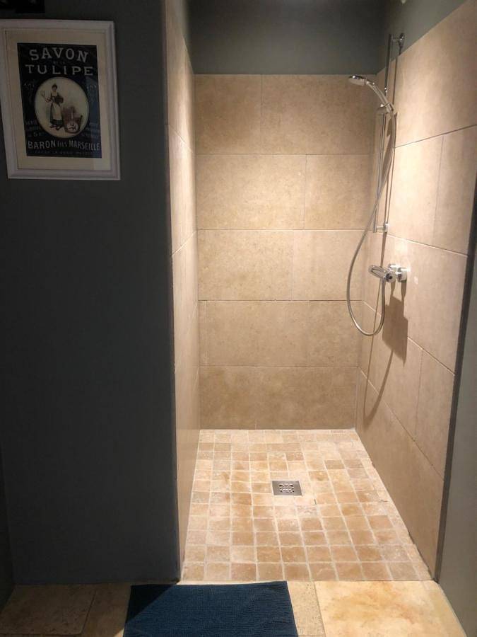 Location de vacances pour 2 personnes, avec terrasse et piscine ainsi que vue et jardin à Bonnieux - 4