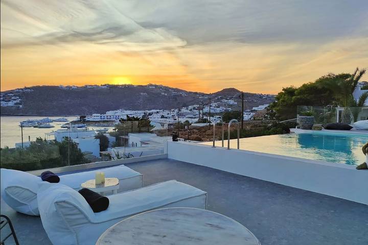 Villa für 12 Personen, mit Whirlpool und Terrasse sowie Garten auf Mykonos