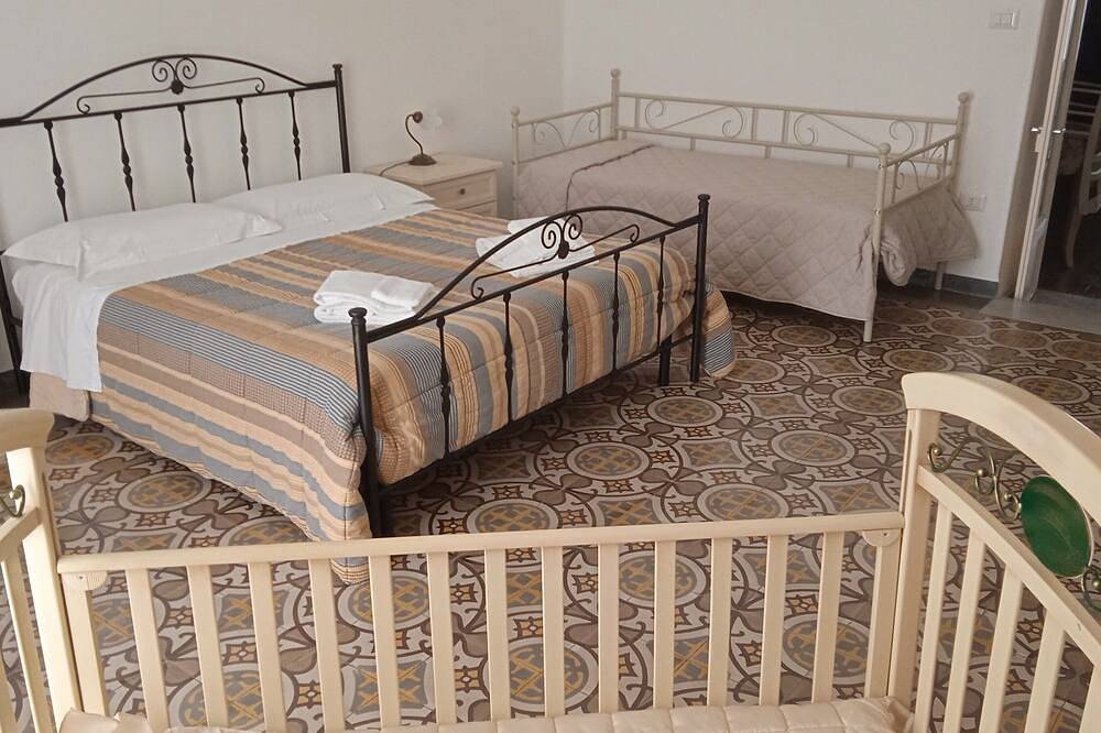 Apartamento entero, 1 Bedroom Apartment in Cisternino in Cisternino, Salento
