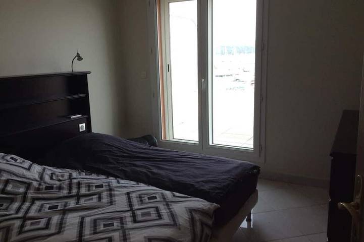 Gîte pour 8 personnes, avec terrasse dans Casino De Cavalaire - 3