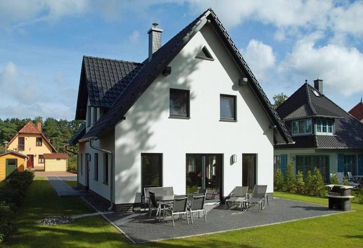 Ferienhaus für 8 Personen, mit Garten und Seeblick sowie Ausblick in Glowe