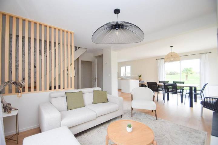 Apartamento de vacaciones para 6 personas, con jardín además de terraza y vistas - 1