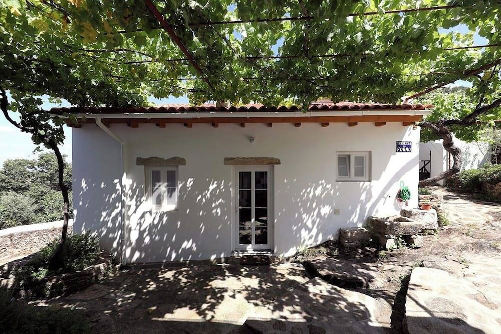 Casa do Forno - Rural Retreat in the Serra de São Mamede with Panoramic Views in Santo António das Areias, Parque Natural da Serra de São Mamede
