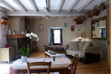 Gîte pour 5 personnes, avec jardin et balcon à Siguer
