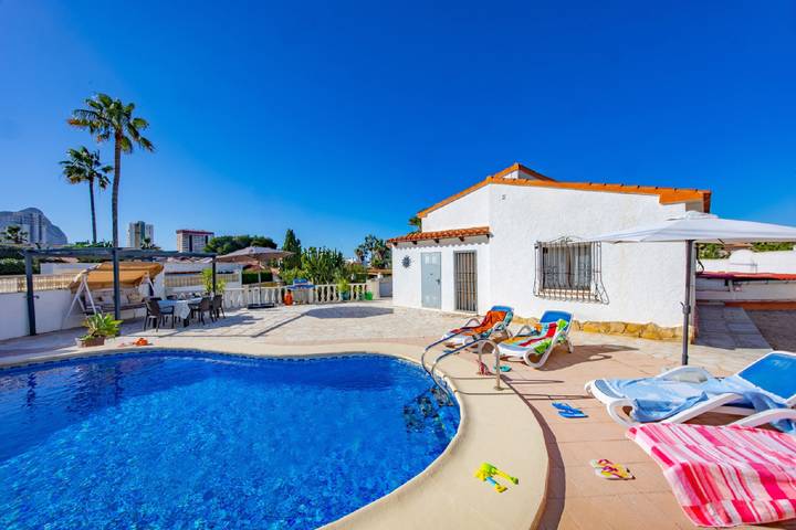 Villa pour 4 personnes, avec terrasse et jardin - 1