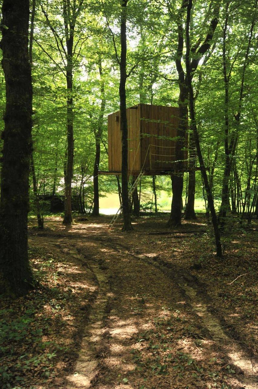 Tree House in Mont-sous-Vaudrey, Jura