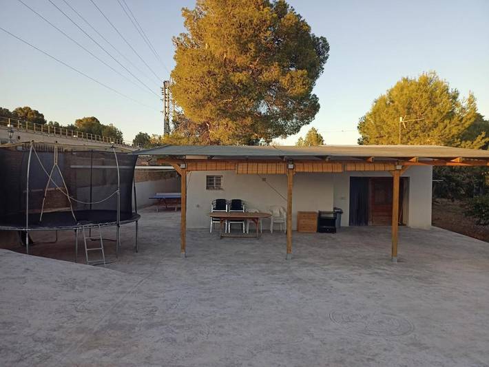 Location de vacances pour 10 personnes, avec piscine ainsi que jardin et bassin pour enfant, animaux acceptés à Manises - 2