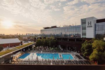 Station pour 4 personnes, avec piscine et sauna ainsi que terrasse et vue à Chicago