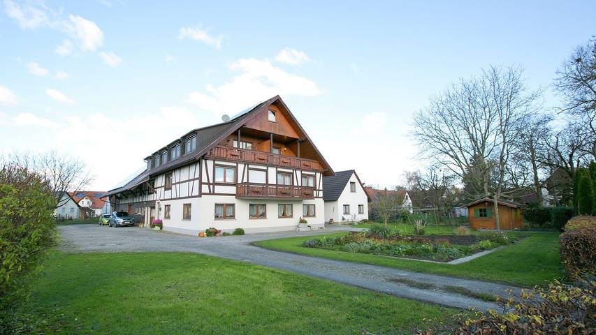 Ferienwohnung für 4 Personen, mit Balkon und Garten in Bermatingen