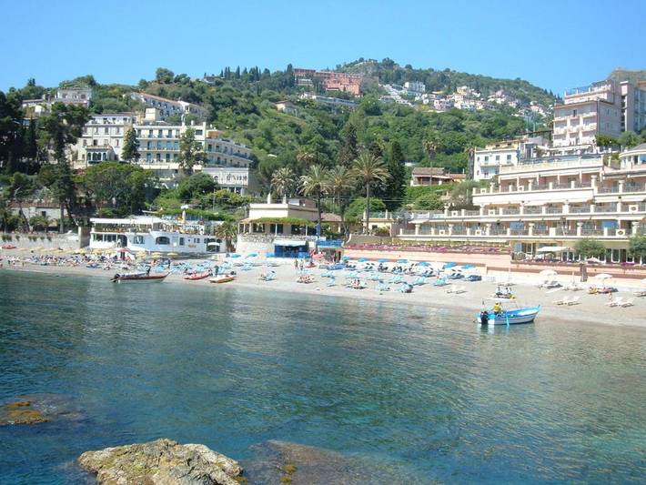 Appartamento per 11 persone, con Balcone e Terrazza nonché Panorama a Nizza di Sicilia