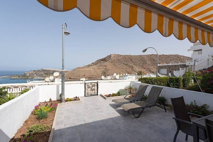 Apartment for 4 people, with pool and terrace as well as garden in Mogán