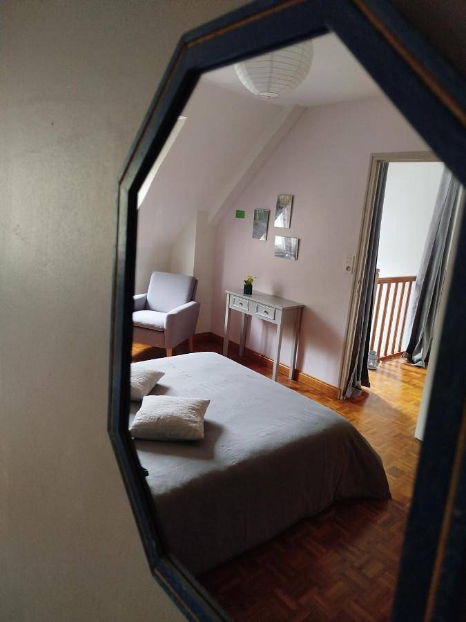 Location de vacances pour 2 personnes, avec terrasse ainsi que jardin et vue à Tréhorenteuc - 4