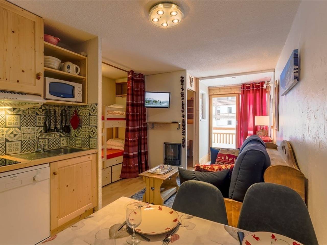 Ganze Wohnung, Gemütliche Wohnung in Val Thorens für 4 Personen mit Balkon, Bergblick und direktem Pistenzugang in Val Thorens, Les Trois Vallées