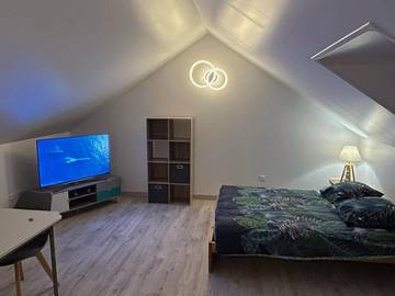 Gîte pour 4 personnes, avec jardin dans Lorcy