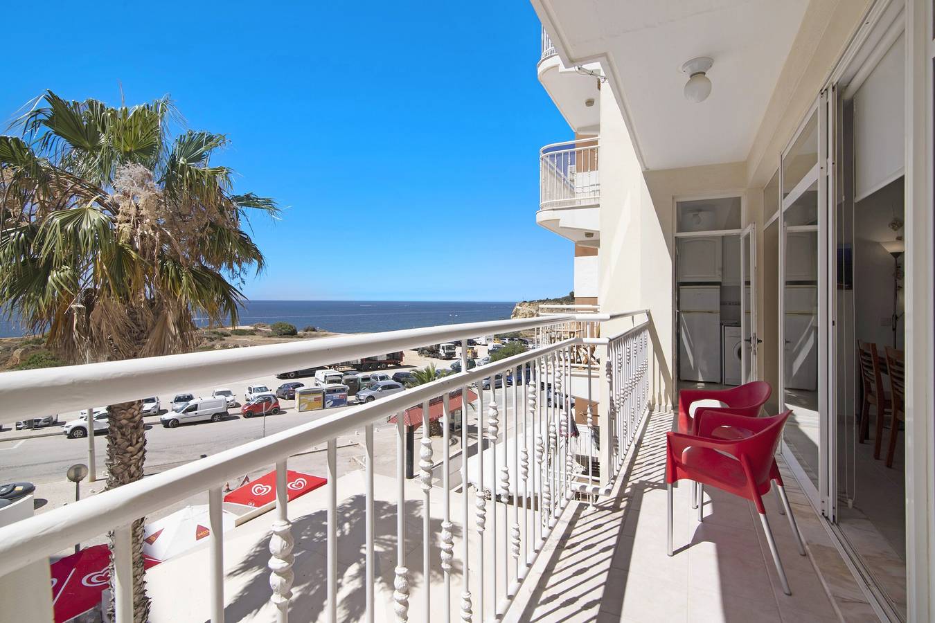 Ganze Wohnung, Ferienwohnung Nau Bérrio 2ºd - Vista Mar mit Klimaanlage, Wlan, Garten und Balkon in Armação de Pêra (costa), Armação de Pera