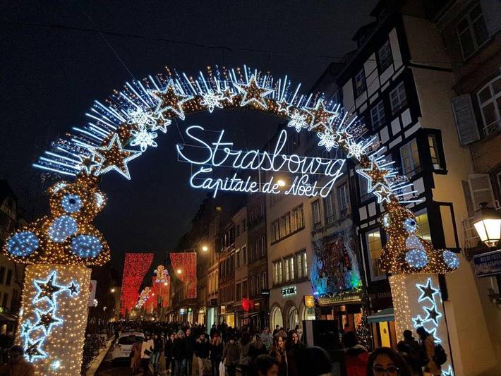 Ferienwohnung für 2 Personen, mit Whirlpool und Terrasse in Straßburg