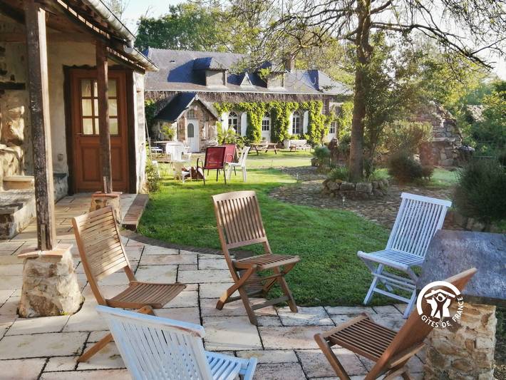 Gîte pour 11 personnes, avec Terrasse et Jardin dans Mayenne - 3