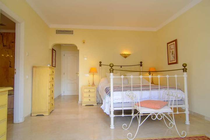 Ferienhaus für 4 Personen, mit Garten und Sauna sowie Pool und Balkon in Estepona - 4