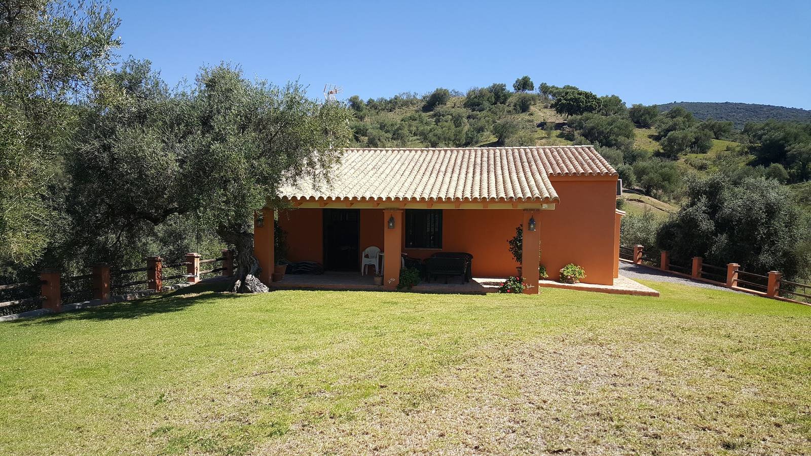 Villa espaciosa con piscina privada en Puerto Serrano in Puerto Serrano, Provincia de Cádiz