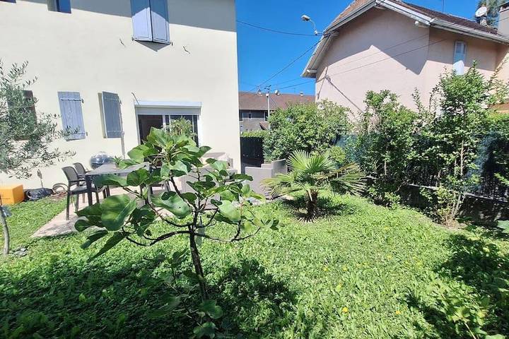 Casa de vacaciones para 3 personas, con vistas y jardín - 1