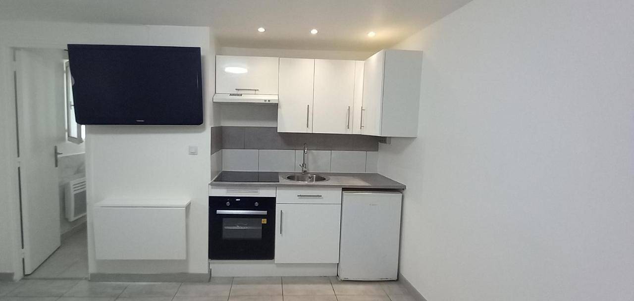 Appartement entier, One-Bedroom Apartment in Gagny, Seine-Saint-Denis
