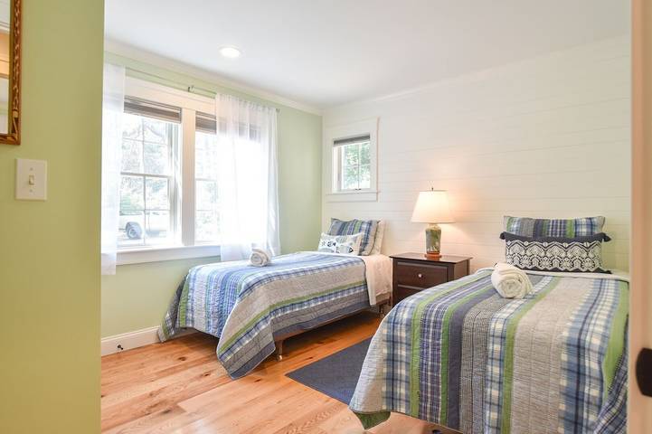 Vacation house for 6 people, with yard, with pets in Massachusetts