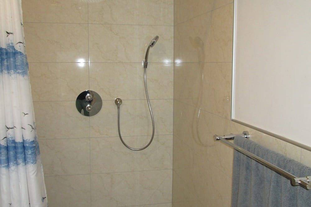 Ganze Wohnung, Ferienwohnungen mit grossem Balkon in Strandnähe in Plöner See, Ostholstein