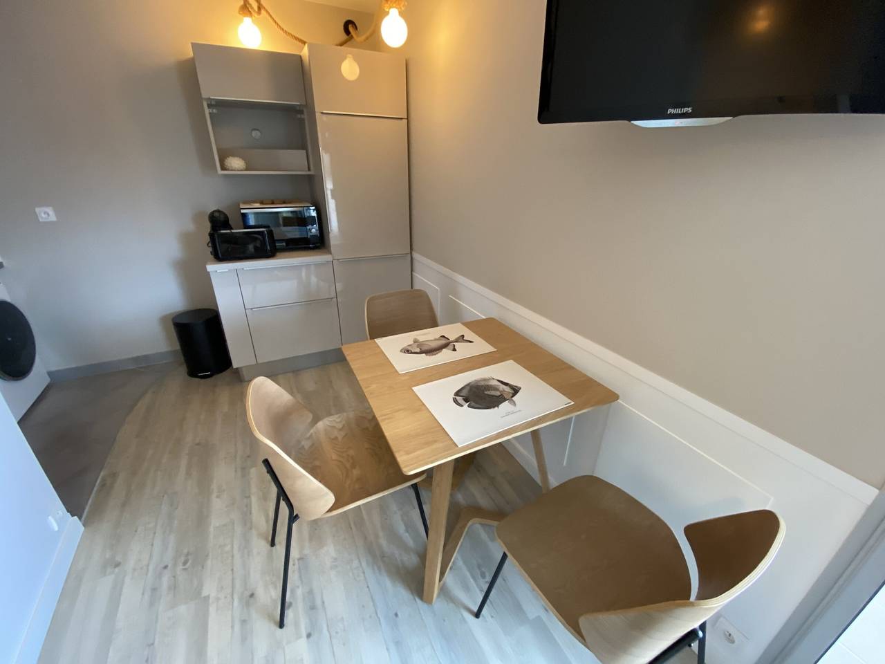 Entire apartment, Renovated studio, seafront, with parking, for 3 people in Arcachon, Arcachon region