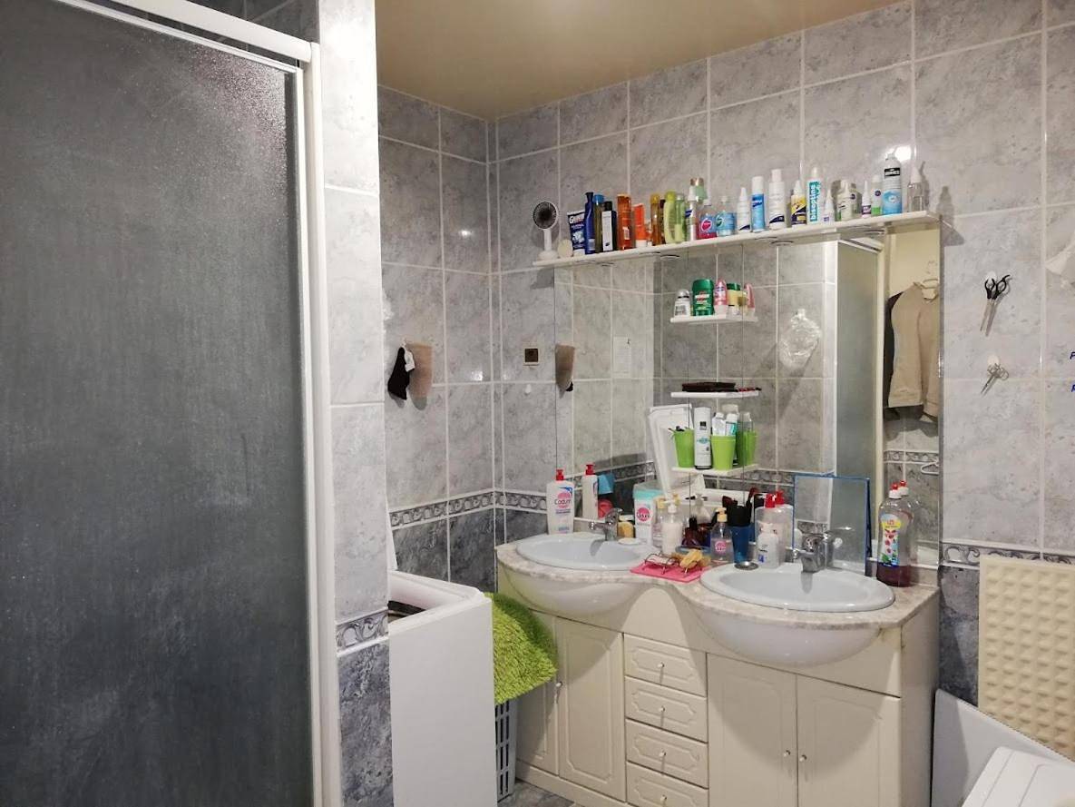 Double Room with Shared Bathroom in Verneuil-sur-Avre, Région d'Évreux