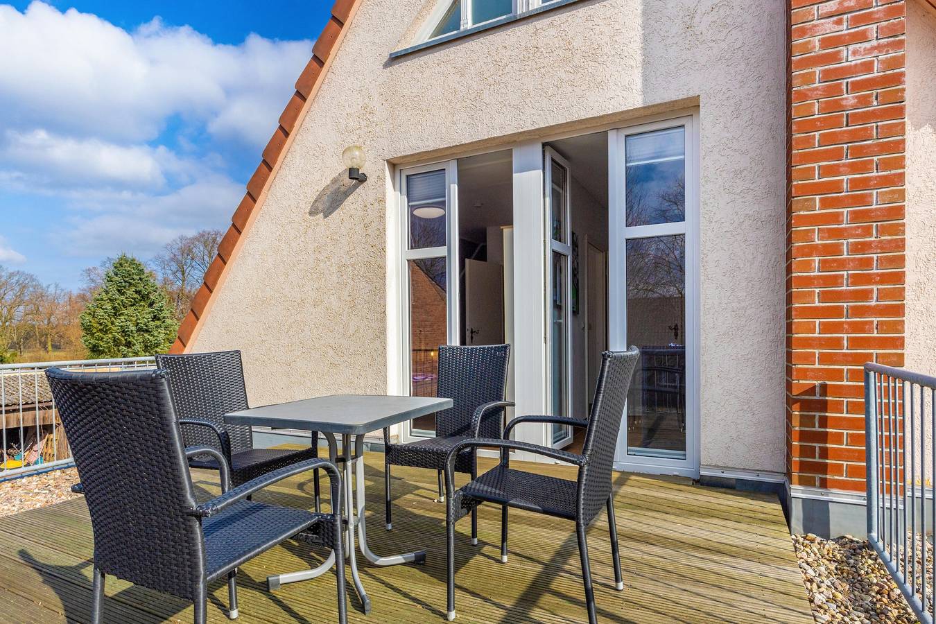 Ganze Wohnung, Ferienwohnung "Meisennest" mit Privatterrasse, Balkon und Wlan in Buchholz, Müritz