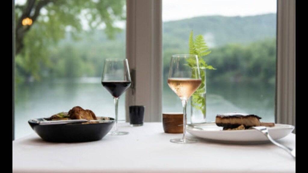 Ganze Wohnung, Luxus Leben Mit Bestem Toxaway Falls View in Lake Toxaway