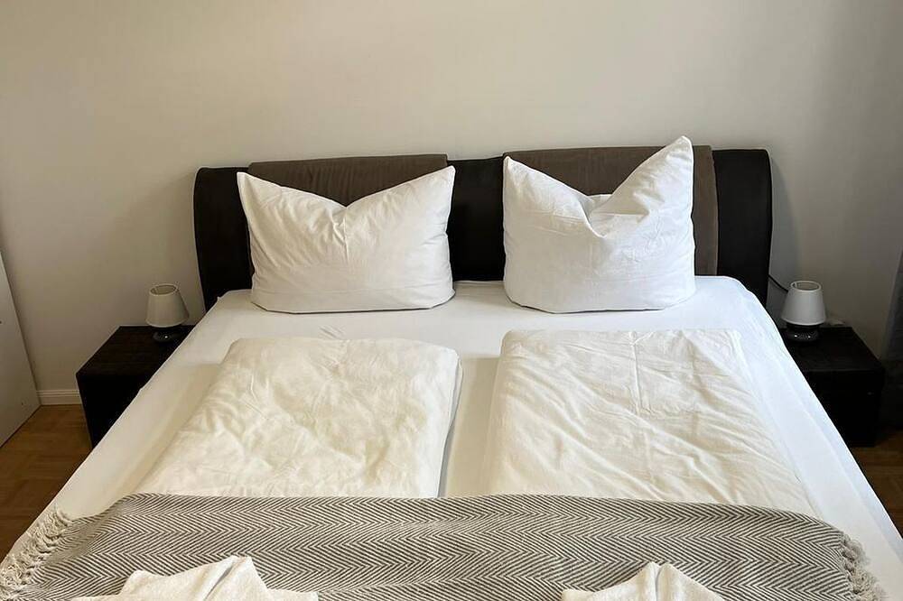 Ganze Wohnung, Apartment Bernstein im Eg mit Garten, Infrarot-Sauna - Ferienwohnung Bernstein in Stadtmitte Rostock, Rostock