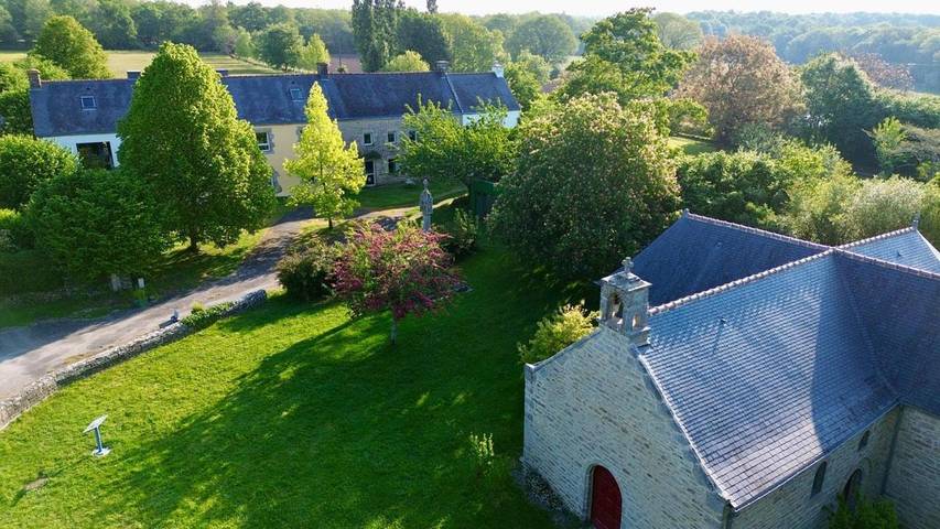 Location de vacances pour 24 personnes, avec Terrasse ainsi que Jardin et Vue à Saint-Nolff - 3
