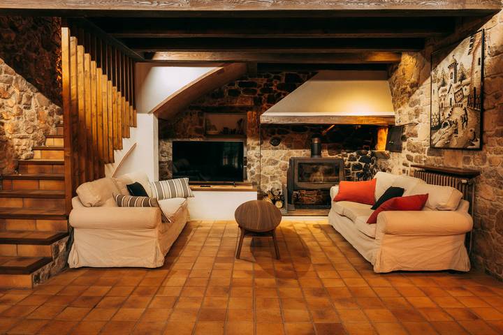 Casa rural para 20 personas, con jardín y jacuzzi, Se admiten mascotas en Cataluña - 4