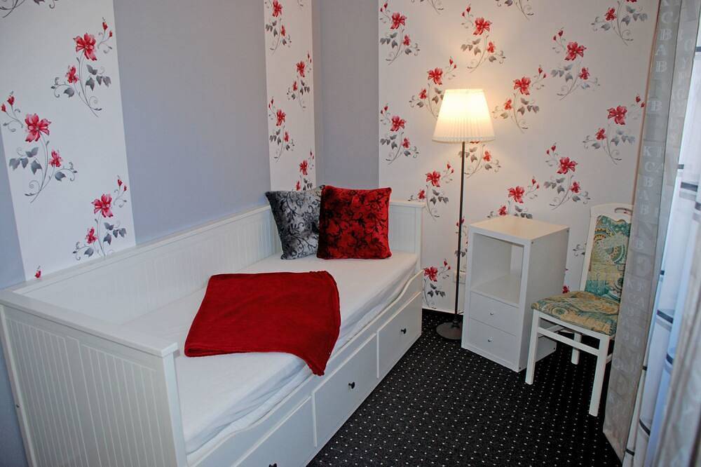 Entire apartment, Holiday apartment at the field in Lancken-Granitz, Ruegen