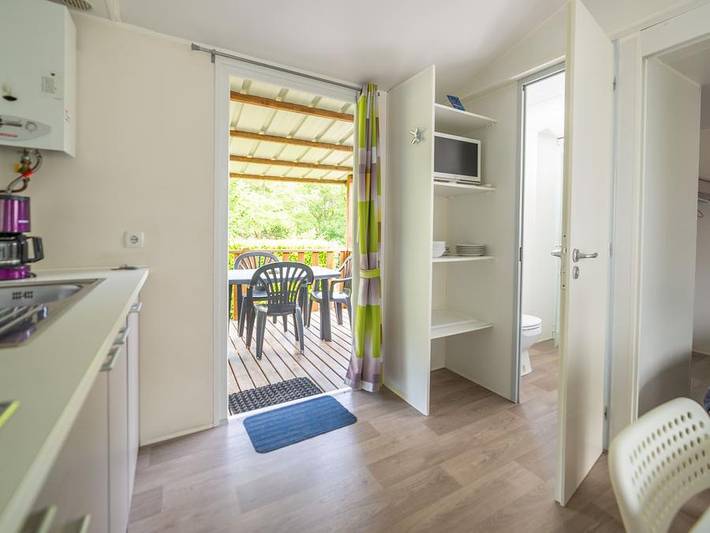 Camping Le Barutel - Mobilheim 5 personen - Mobilheim Samedi 2 Zimmer + überdachte Terrasse in Meyras, Parc naturel régional des Monts d'Ardèche