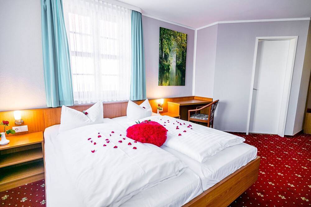 Doppelzimmer Komfort inkl. Frühstück - Hotel Zum Goldenen Löwen in Peitz, Peitz (Geimende)