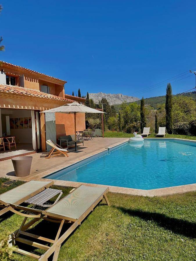 Chalet para 6 personas, con vistas además de piscina y jardín - 1