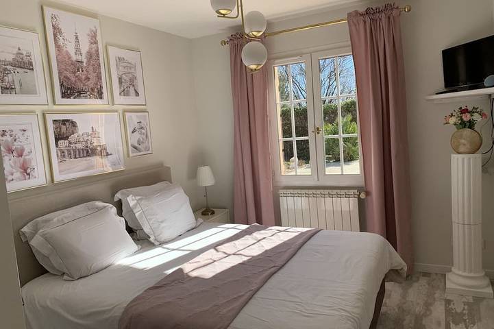 Location de vacances pour 8 personnes, avec Terrasse et Jardin à La Tour-d'Aigues - 2