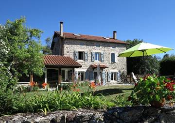 Cottage pour 2 personnes, avec jardin à Sembadel