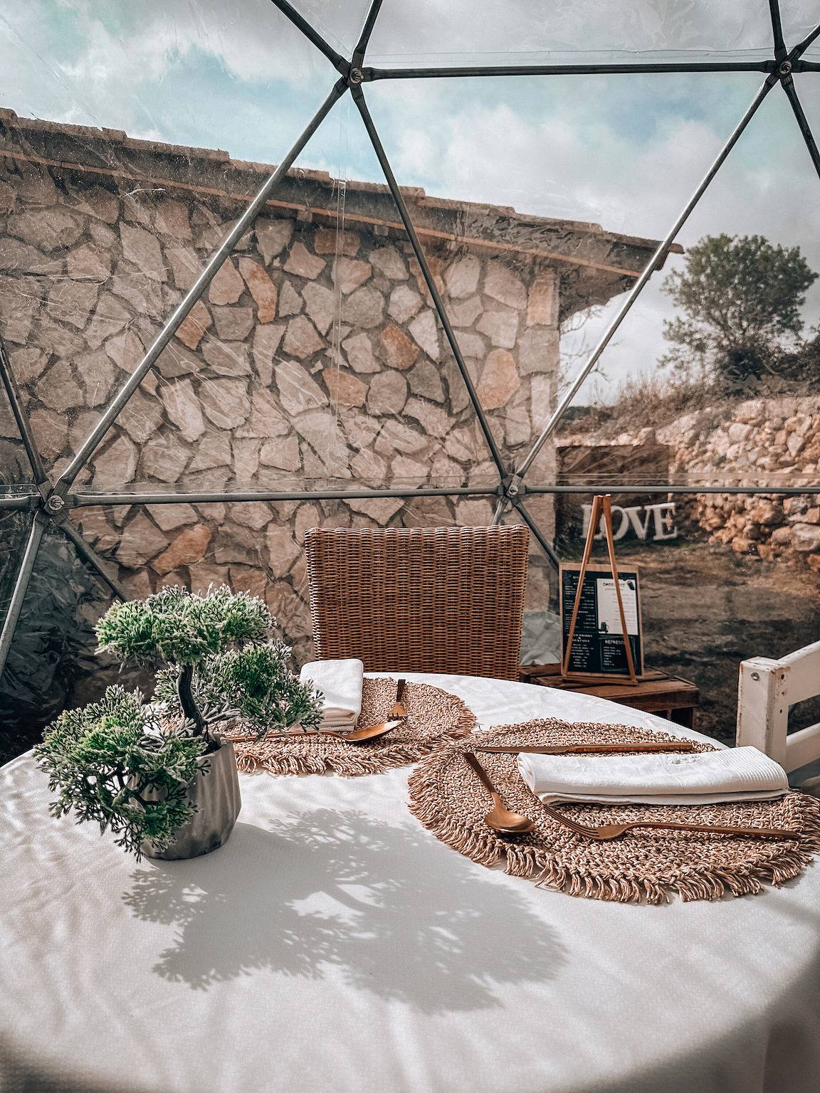 Entire apartment, Apartment 'Suite Romántica' with Mountain View, Wi-Fi and Air Conditioning in Canyelles (Barcelona), Garraf