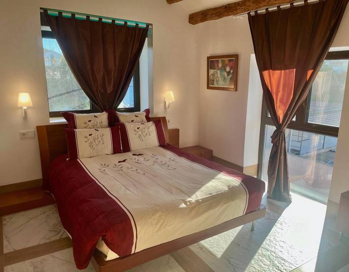 Alojamiento y desayuno para 2 personas, con jacuzzi en Provincia de Huesca