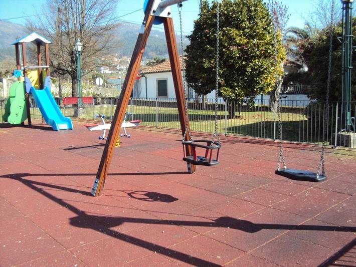 Gîte pour 2 personnes, avec jardin dans Refóios do Lima - 2