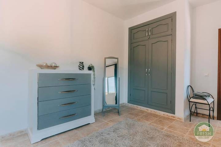 Casa rural para 8 personas, con piscina y jardín además de vistas al lago y vistas en Viñuela - 2