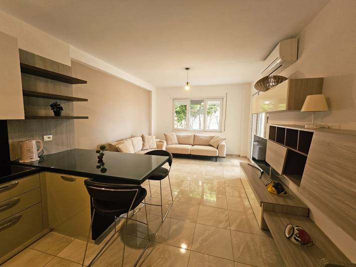 Ganze Ferienwohnung, Ferienwohnung für 4 Personen mit Meerblick in Sarandë, Vlorë