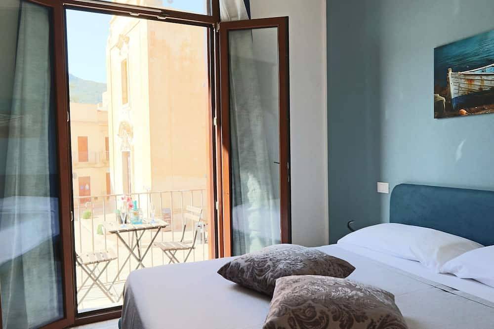Appartamento intero, Levanzo Camera Standard con piccolo patio privato in Favignana città, Favignana