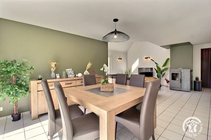 Gîte pour 6 personnes, avec piscine ainsi que terrasse et jardin à Kervignac - 2