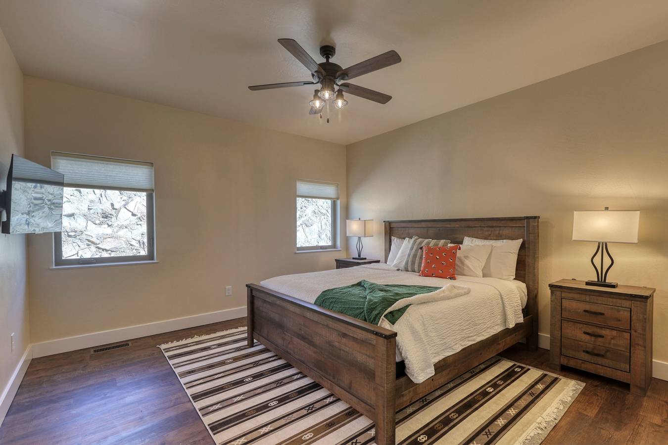 Geheel appartement,  Cozy Cabin 10 minutes from Mt. Rushmore in Black Hills