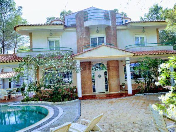 Chalet para 12 personas, con terraza además de vistas y piscina - 1